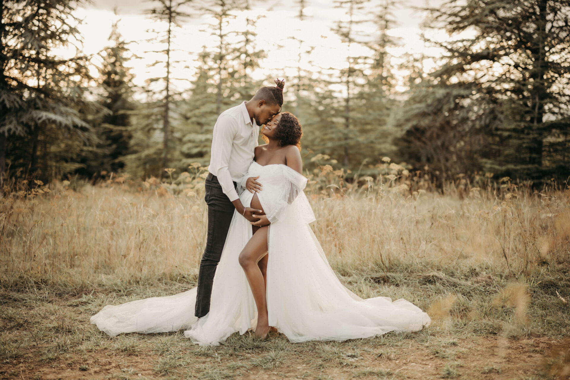 Shooting extérieur grossesse – élégance et douceur